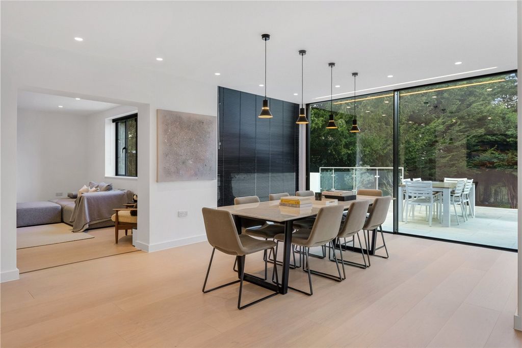 Property photo 3 of 43 Picture No. 18