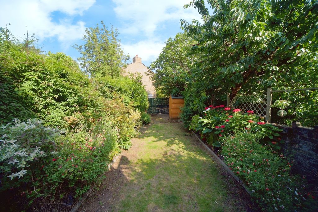 Property photo 2 of 17 Photo