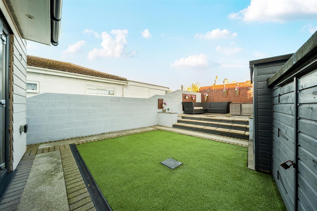 Property photo 3 of 22 1385655-19-6926Fce0Eb2A8.Jpg