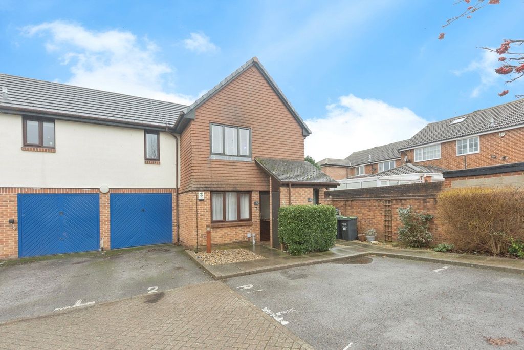 Property photo 1 of 19 Front