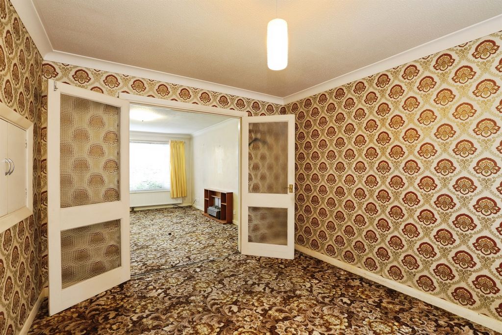 Property photo 3 of 27