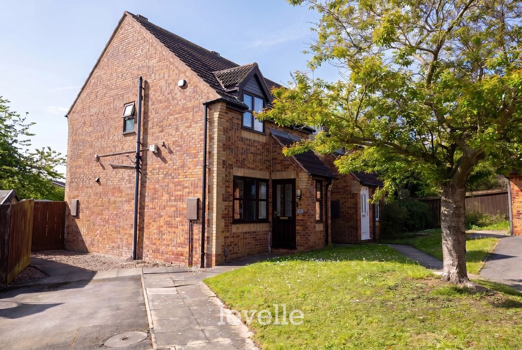Property photo 2 of 27