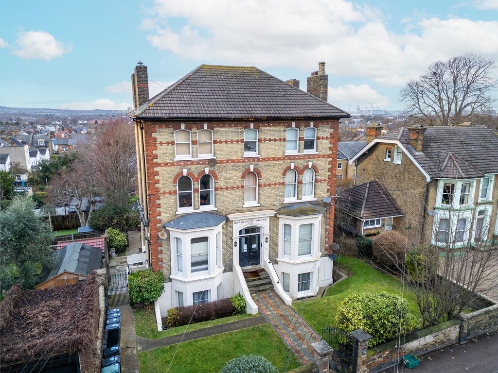 Property photo 1 of 16 4815102