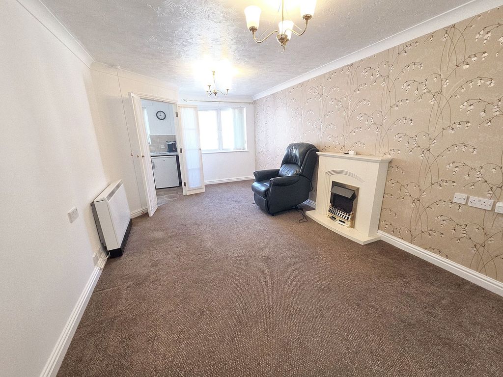 Property photo 3 of 8