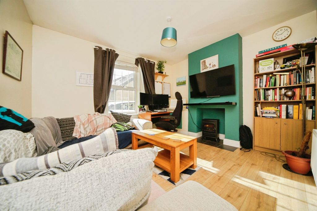 Property photo 3 of 14