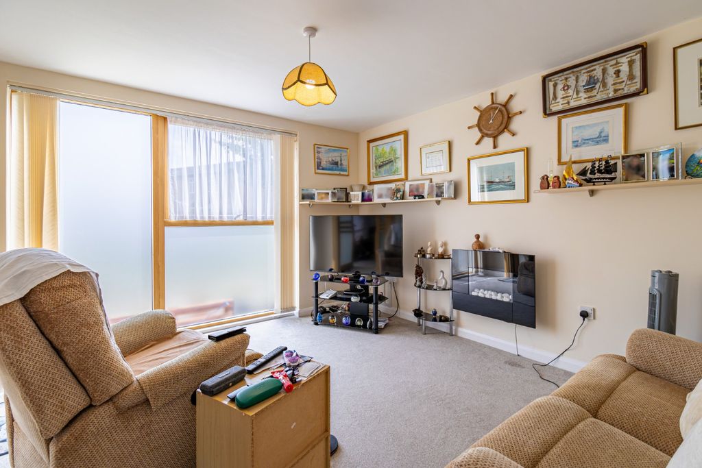 Property photo 3 of 18 4465825