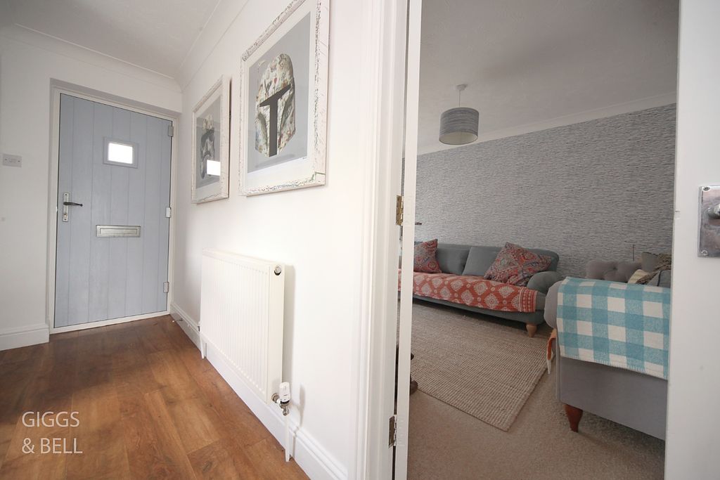 Property photo 2 of 27 5202423