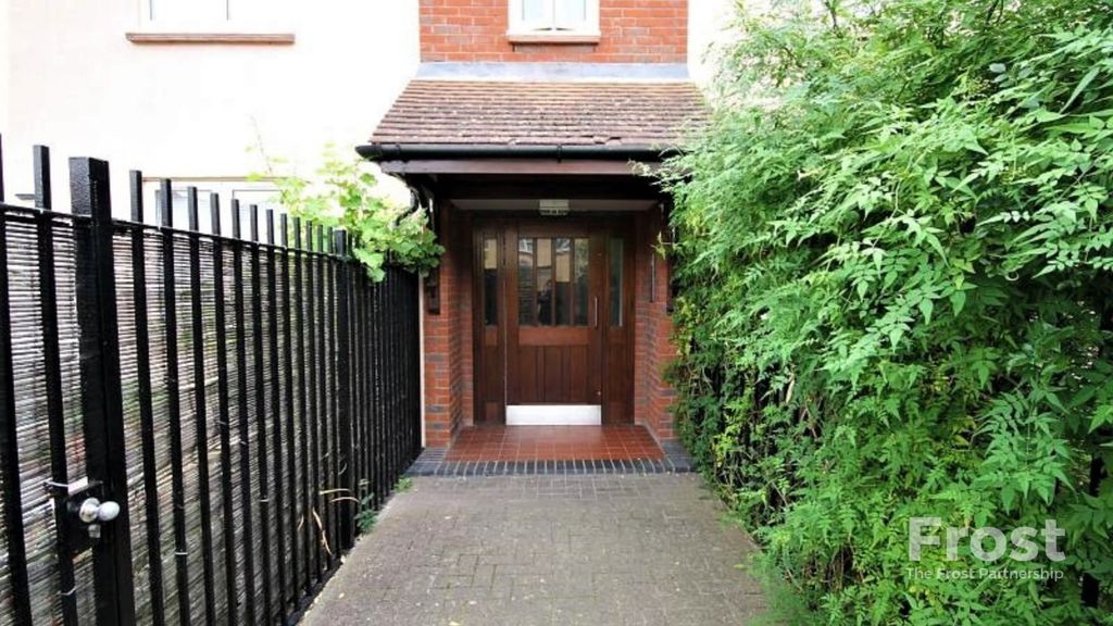 Property photo 1 of 6 Entrance