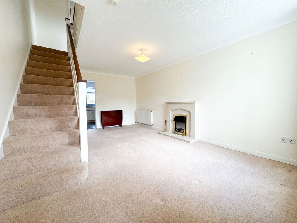Property photo 2 of 28