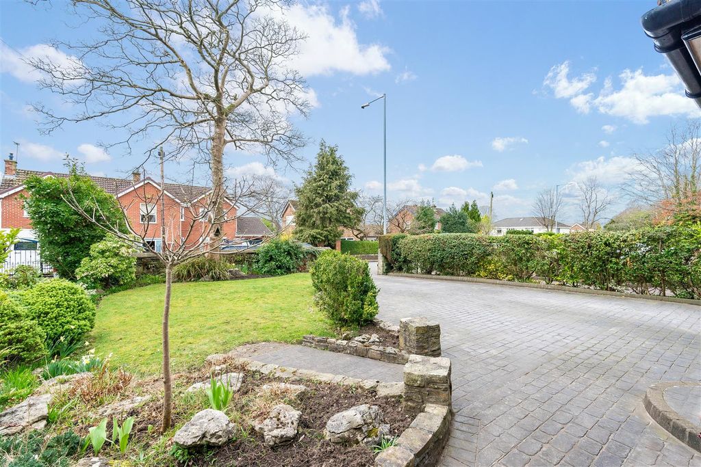 Property photo 3 of 46