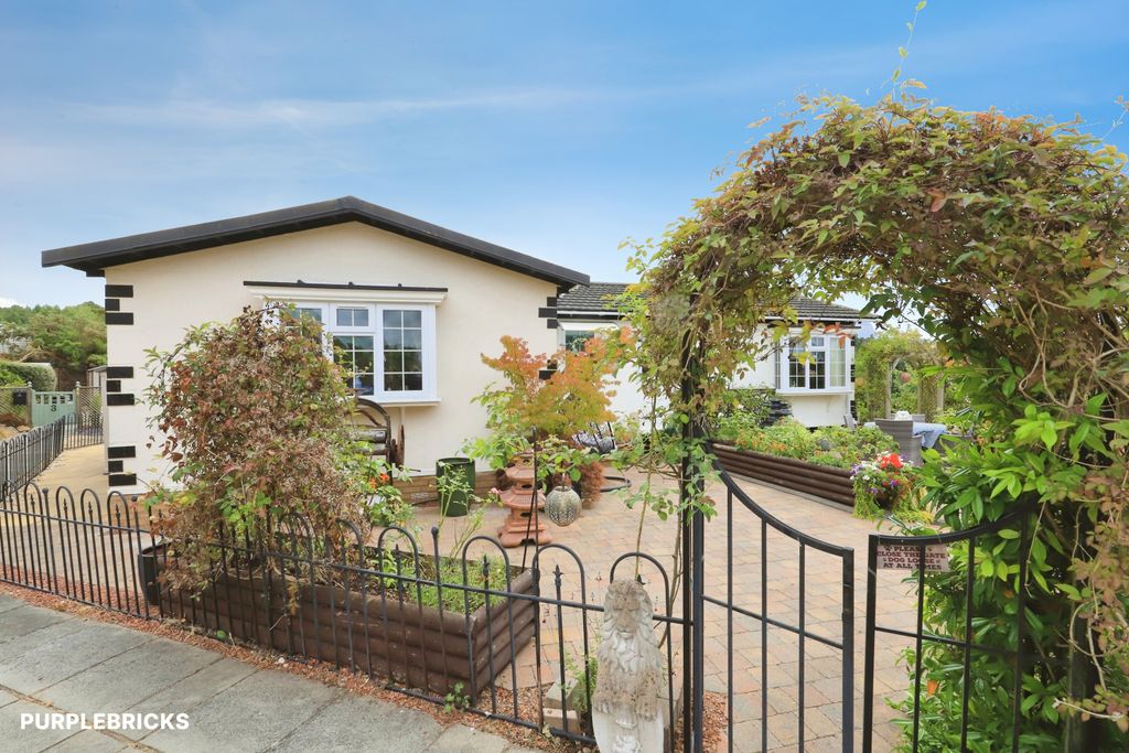 Property photo 2 of 58