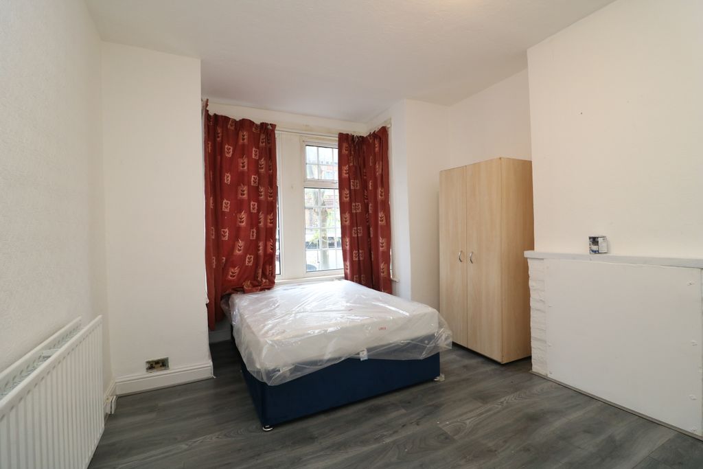 Property photo 2 of 5