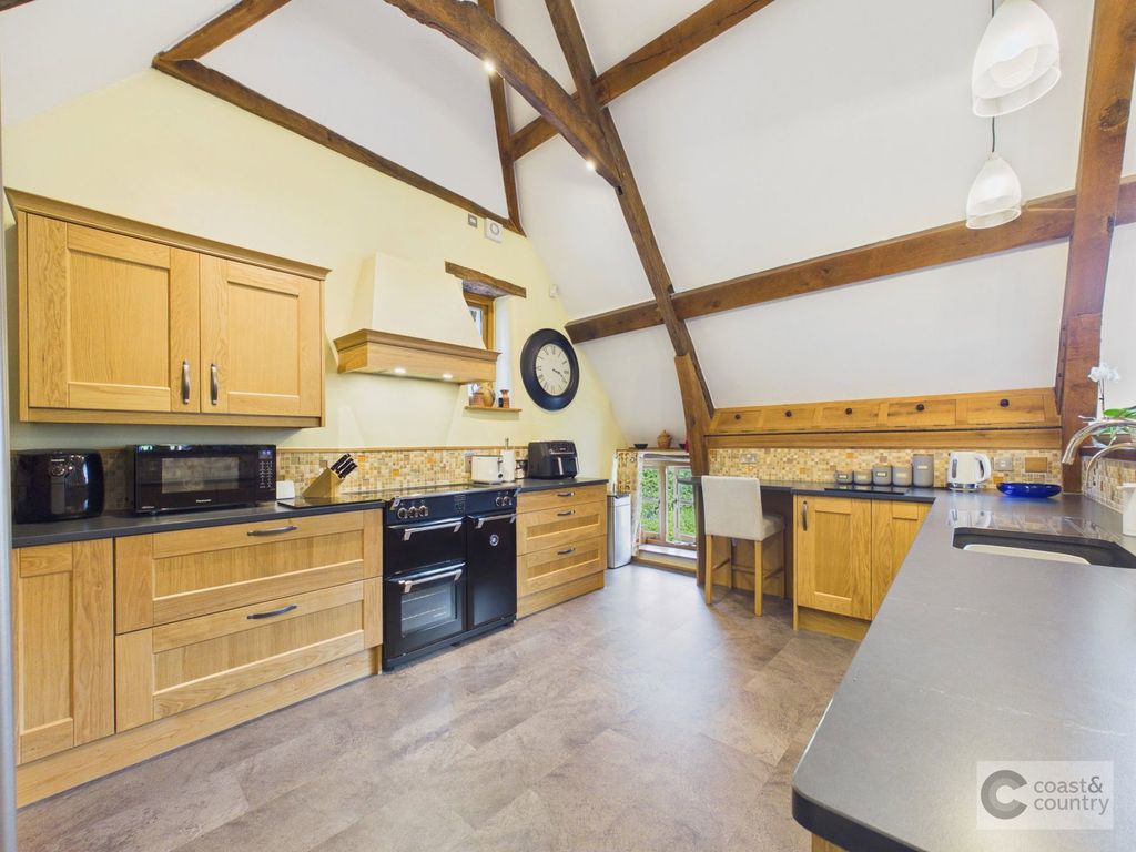 Property photo 3 of 51