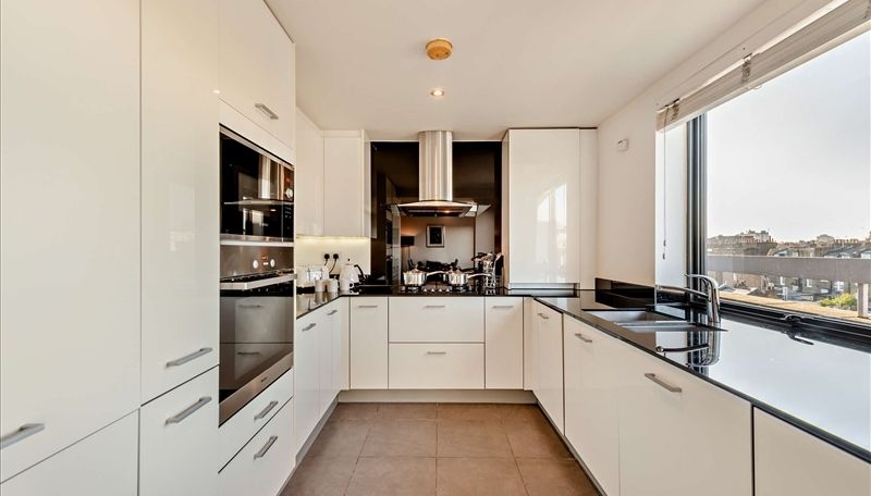 Property photo 2 of 12 179