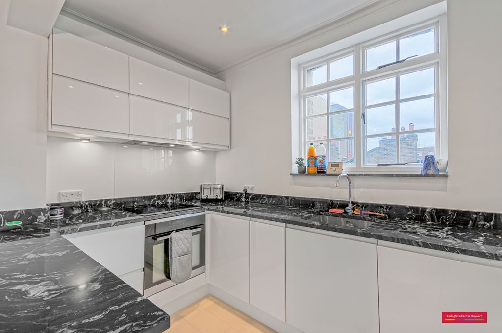 Property photo 2 of 11 Kitchen