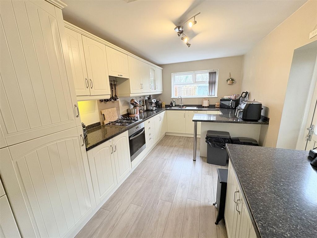 Property photo 3 of 13 Img_4529.Jpeg