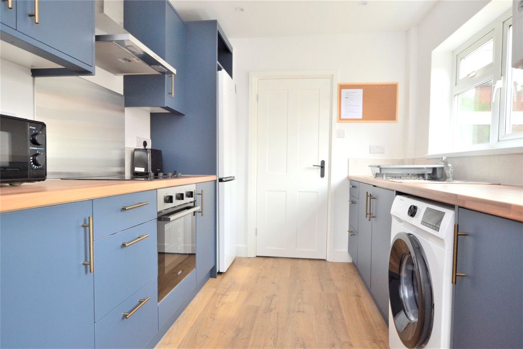 Property photo 2 of 14 Picture No. 15