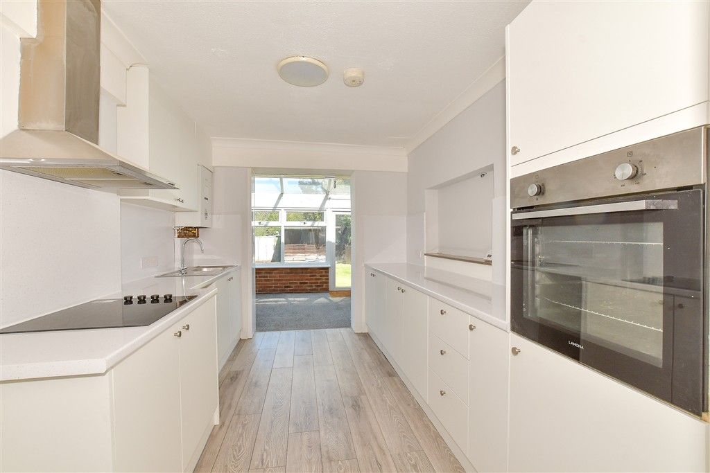 Property photo 2 of 18 Kitchen