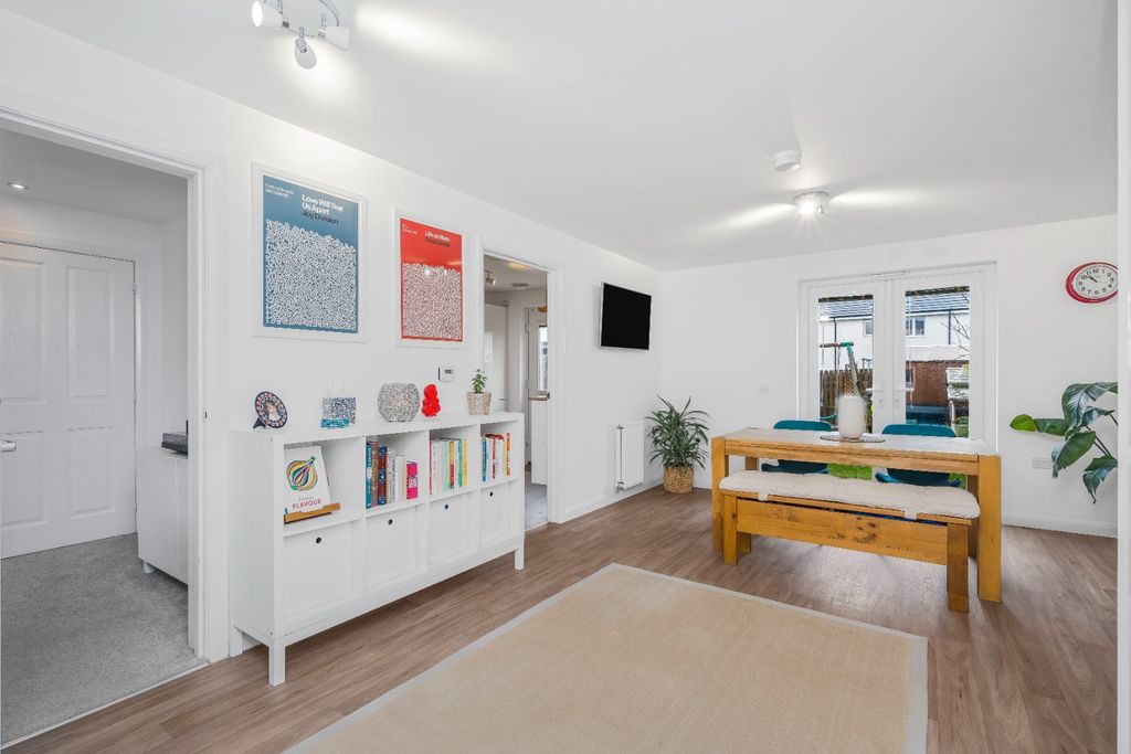 Property photo 2 of 37 4891058