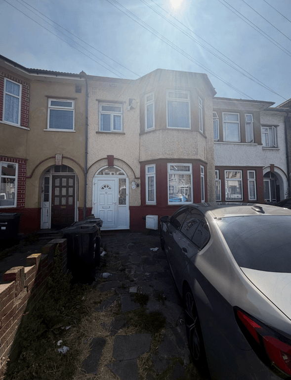 Property photo 1 of 14 4 Bed Terraced House To Rent Perth Road, Ilford Ig2