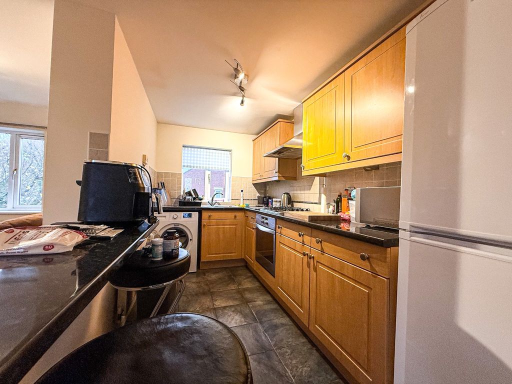 Property photo 3 of 6 4690456