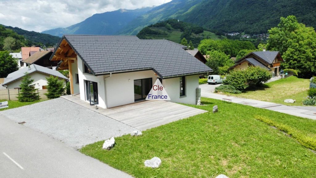 Property photo 2 of 11