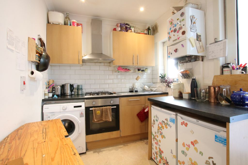 Property photo 3 of 7 6