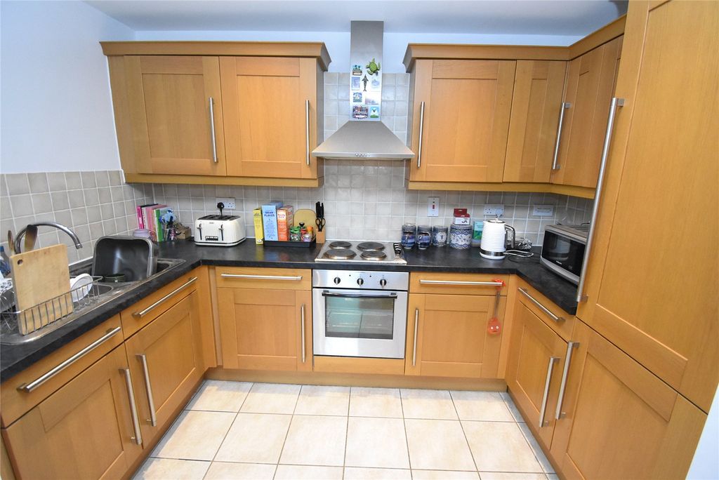 Property photo 2 of 11 Picture No. 18