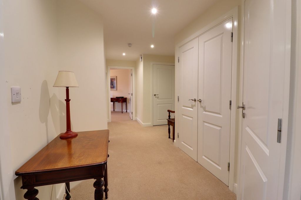 Property photo 2 of 13 Hallway