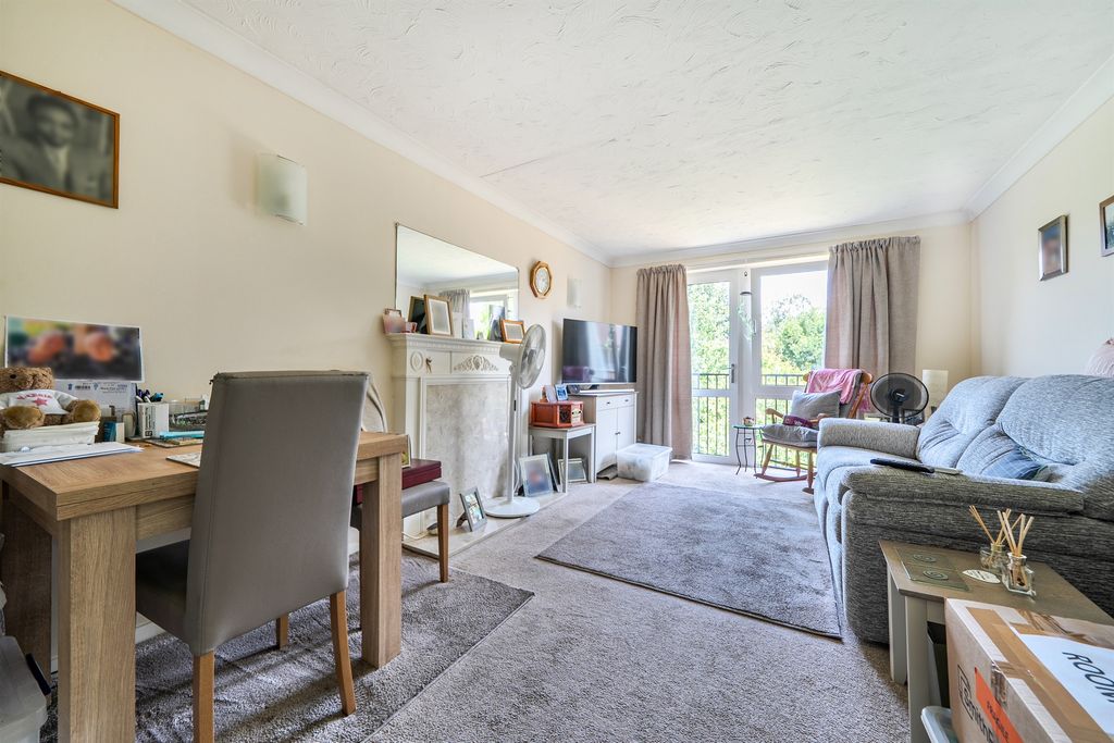 Property photo 2 of 10