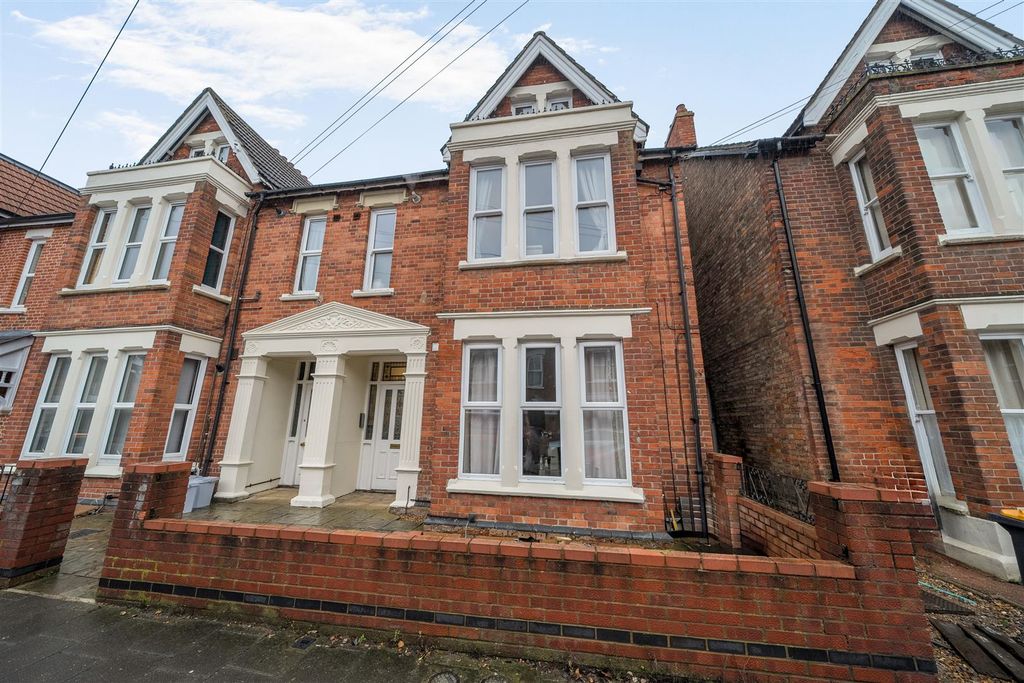 Property photo 1 of 17 1408008-13-6986147B078d6.Jpg