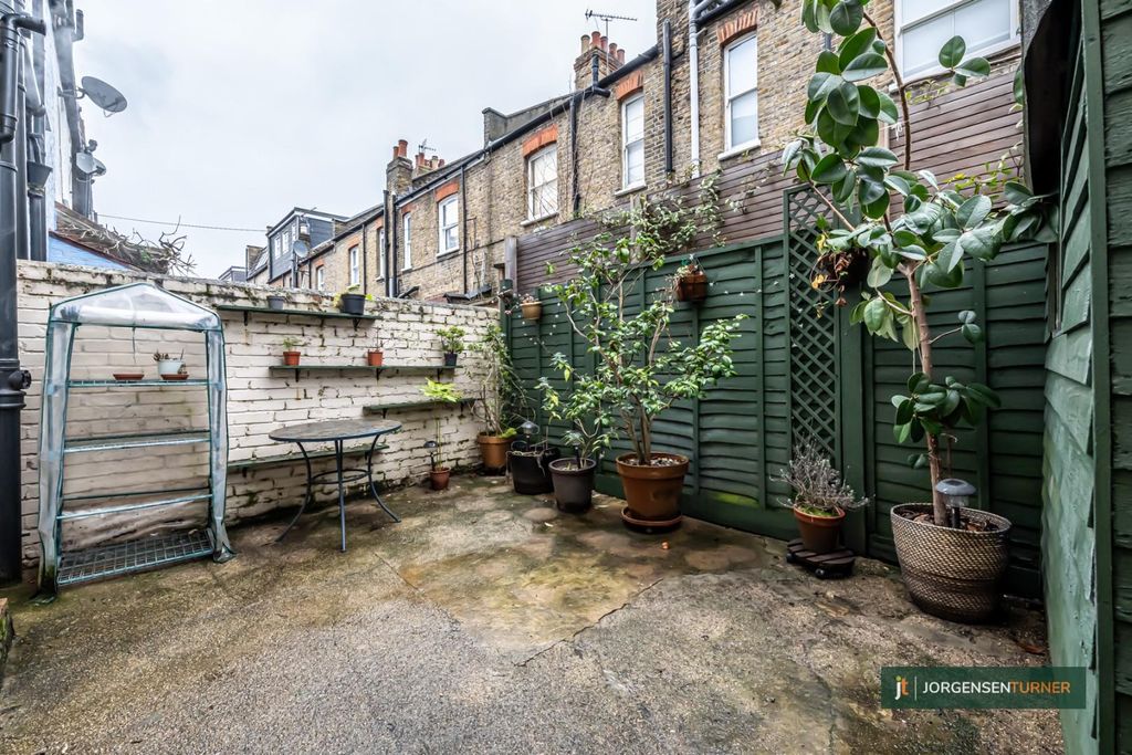 Property photo 3 of 11