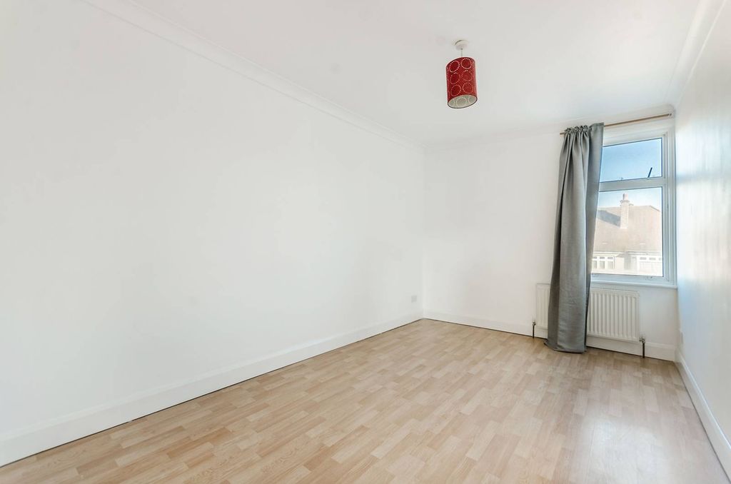 Property photo 3 of 6
