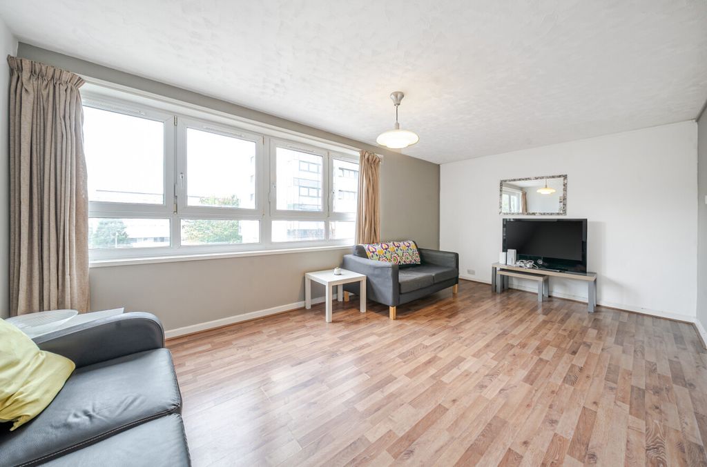Property photo 1 of 13 1371563-9-68F77Ec...