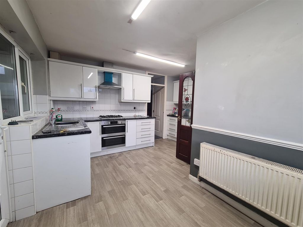 Property photo 3 of 8 20250218_163520.Jpg