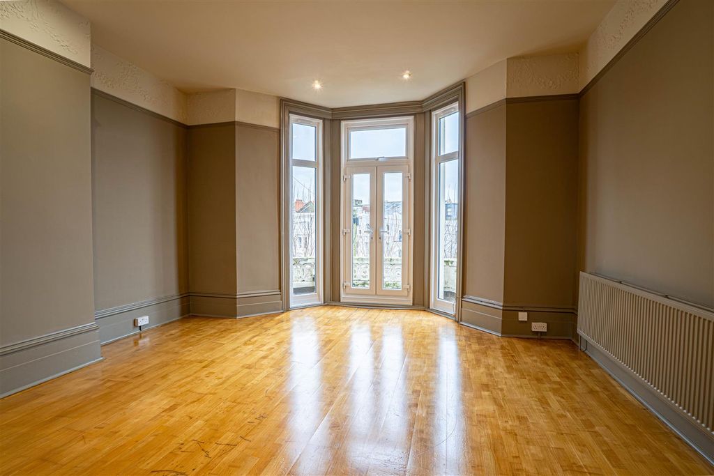 Property photo 2 of 20 Dsc07428-Hdr.Jpg