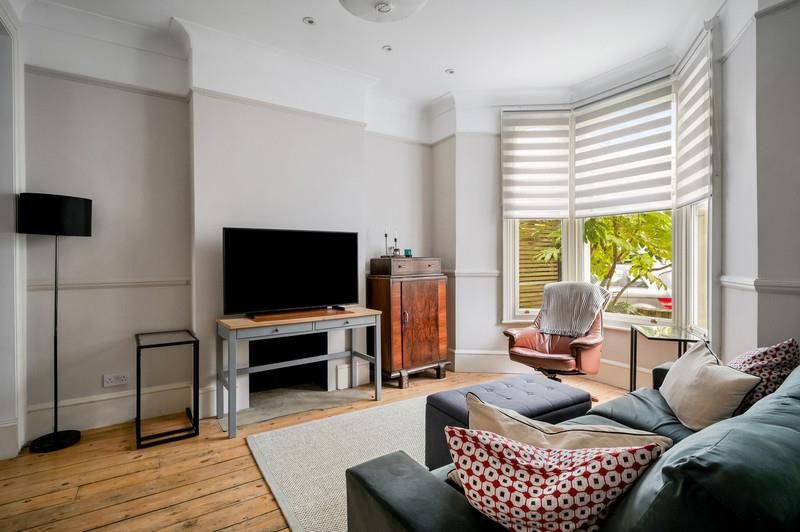 Property photo 2 of 24 Fleetwood-Street-2-2_F5d1-32F3-062F-8d83-E8Fa-d1Fb