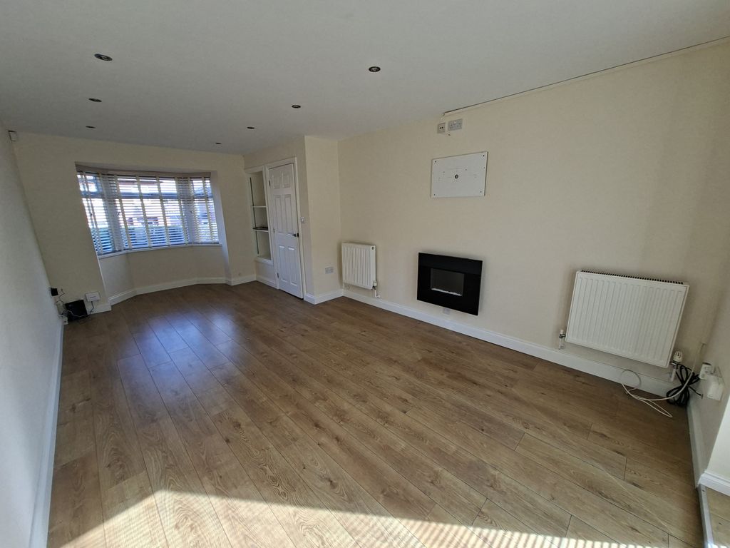 Property photo 3 of 13 Gallery