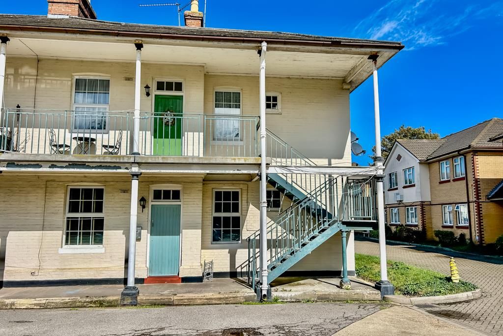 Property photo 1 of 13 Front