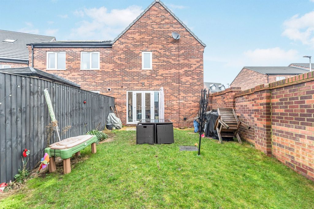 Property photo 2 of 13