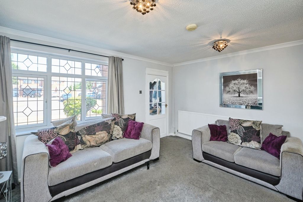 Property photo 3 of 17 Photo