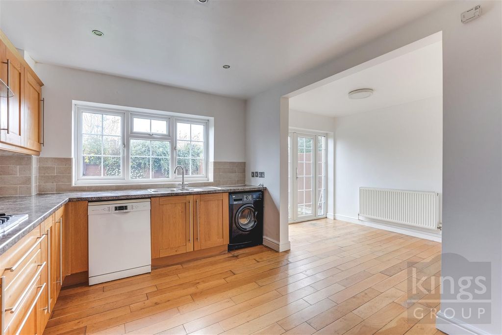 Property photo 2 of 21