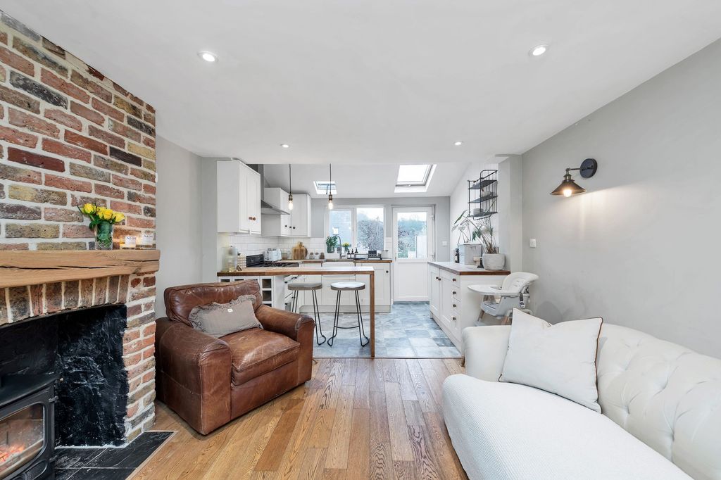 Property photo 3 of 12