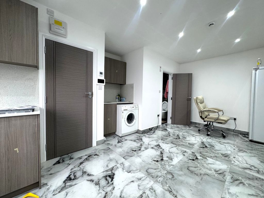 Property photo 2 of 4 Gallery