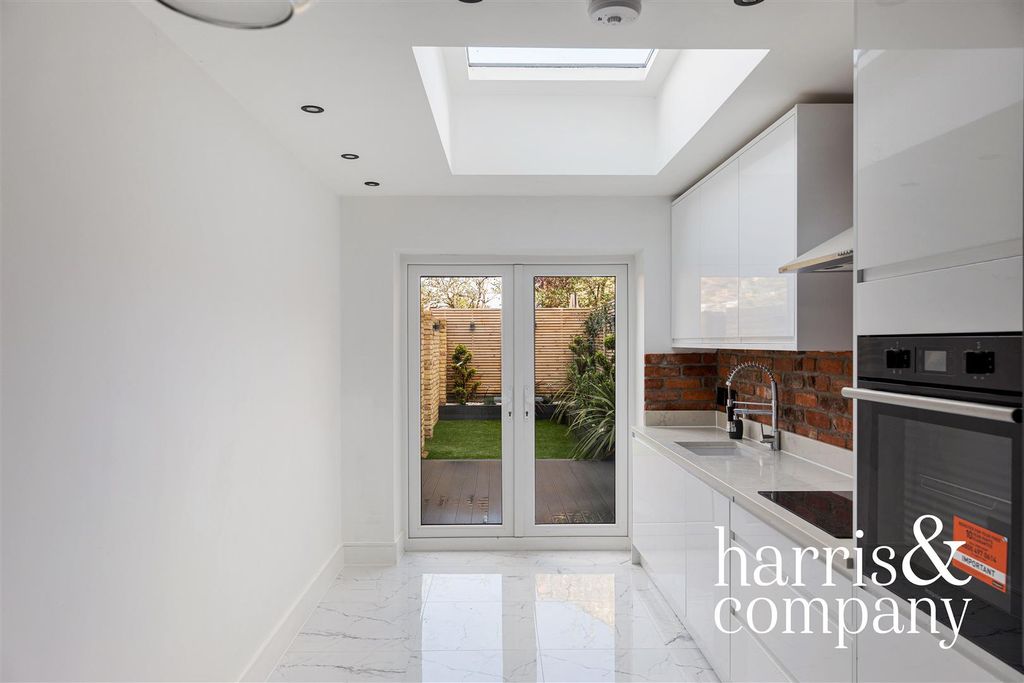 Property photo 3 of 18 Img_0990.Jpg