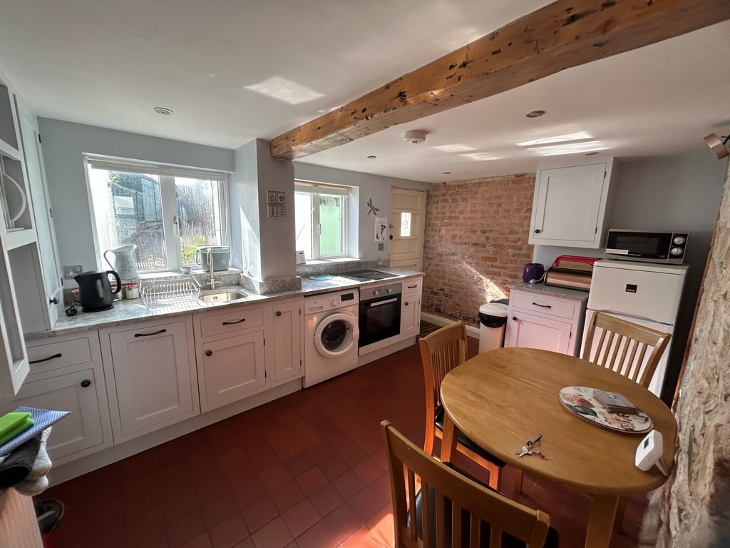 Property photo 3 of 7