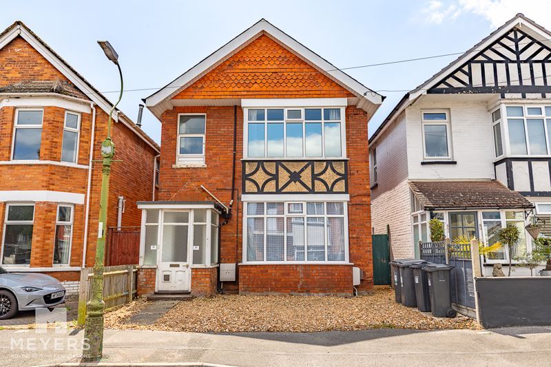 Property photo 1 of 9 Photo 7