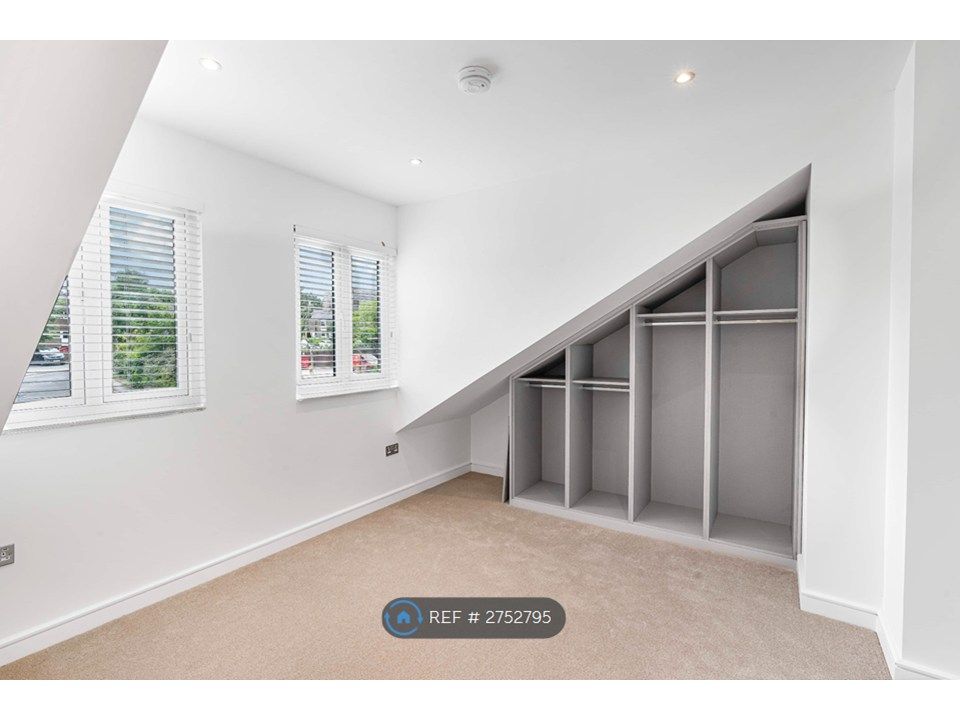 Property photo 3 of 11 Bedroom