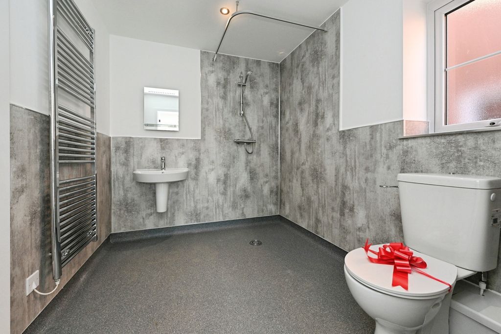 Property photo 2 of 17 Photo