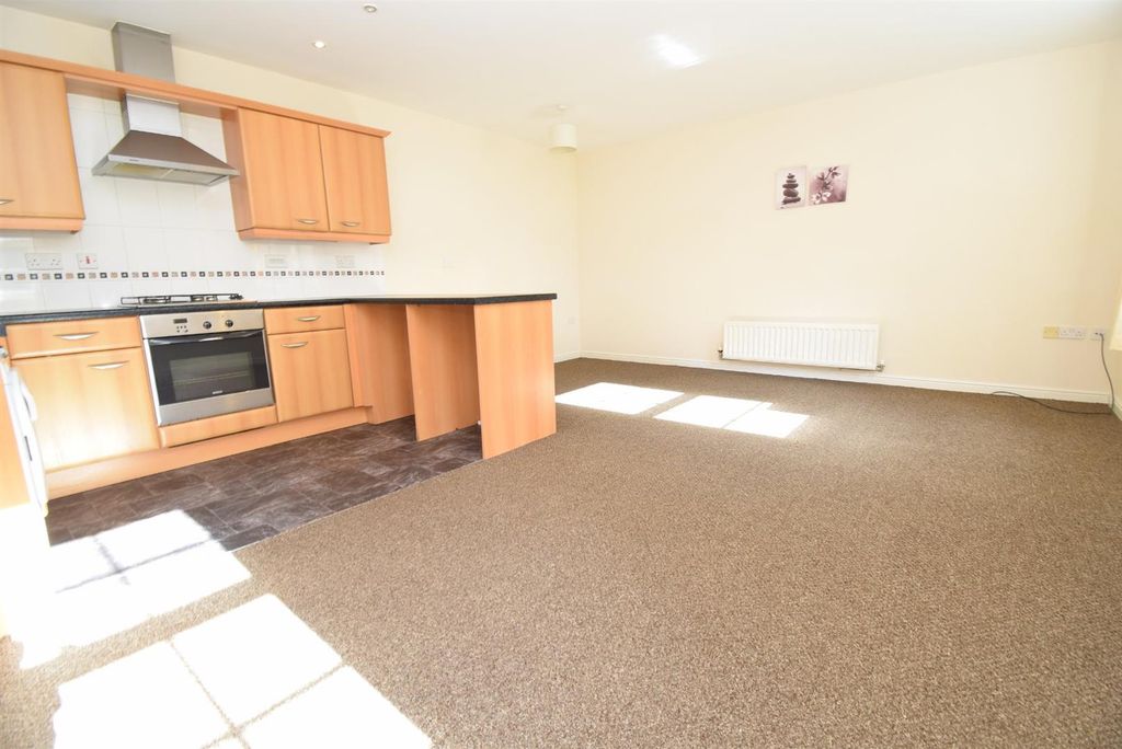 Property photo 2 of 12